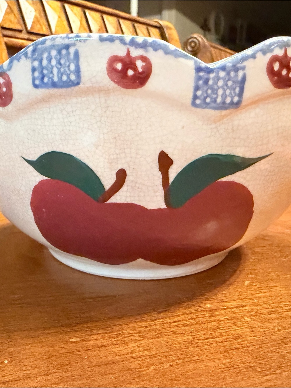 Vintage Hand Painted Apple Ceramic Nesting Bowls - Set of 3.